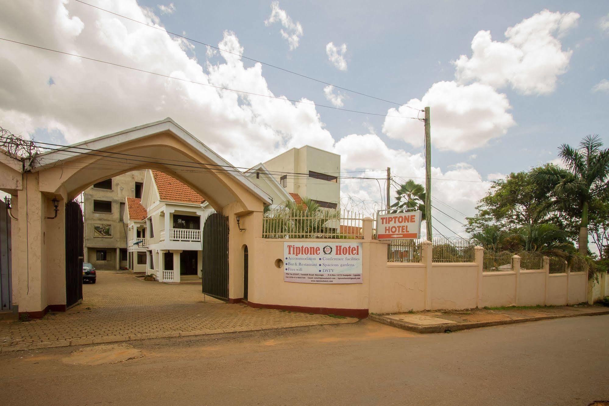 Tiptone Hotel Kampala Buitenkant foto